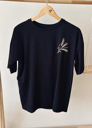 Чорна футболка з колосками розміру l,xl