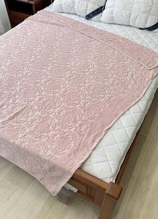 Махровая простынь изготовлена из высококачественного 100% хлопка,мустанг