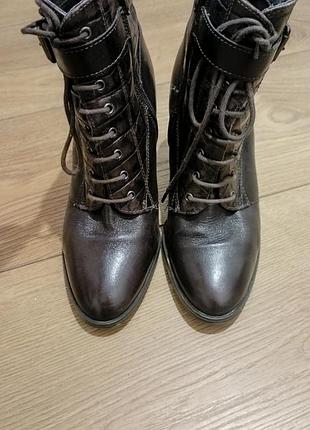 Кожаные ботинки женские