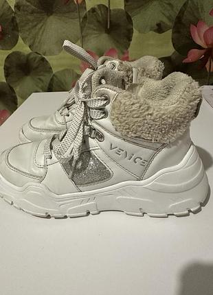 Черевики для дівчинки