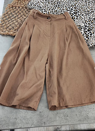 Стильные шорты-бермуды