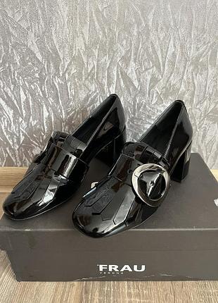 Жіночі туфлі 35 розміру, устілка 23см(36р) лакована шкіра,на каблуку,італійське взуття бренду frau verona