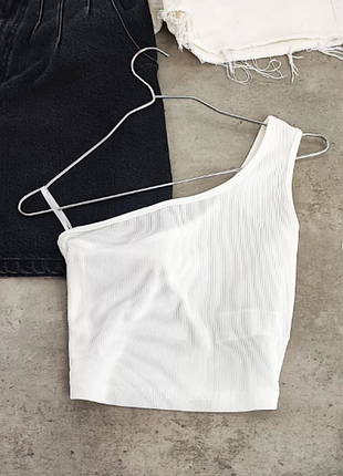 Асиметричний кроп топ в рубчик shein