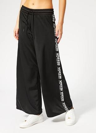 Широкі спортивні штани плюс сайз reebok