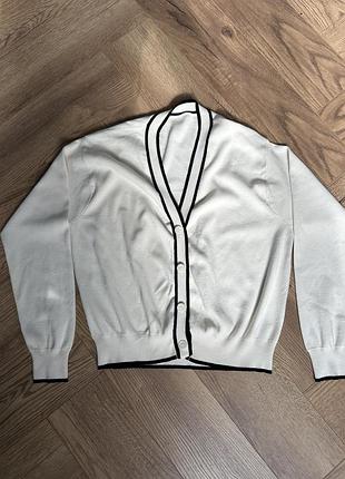 Светр жіночий, молочного кольору, розмір s-m