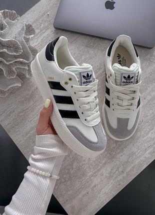 Женские кроссовки adidas