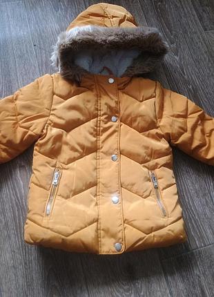 Детская зимняя курточка.
в середине мех.
