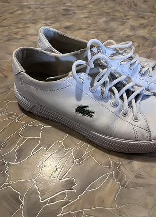 Кросівки жіночі