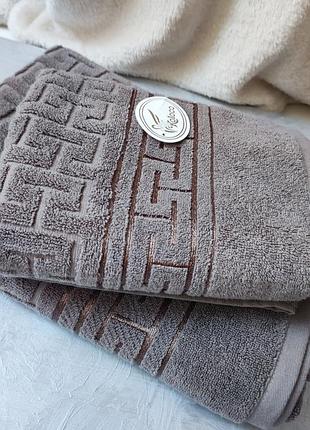 Набір махрових рушників 
банний 140*70
лицевий 100*50
кольори: 
мокко
коричневий
темний беж 
світлий беж