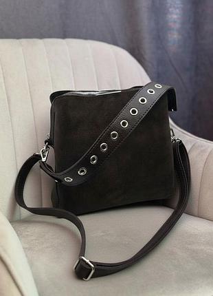 Коричневая женская замшевая сумка