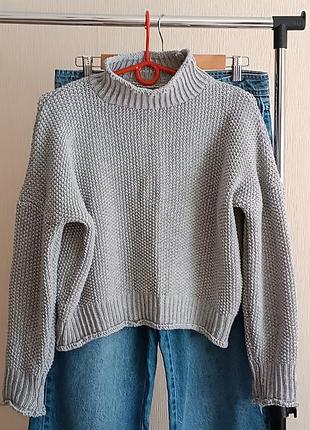 Свитер воротником