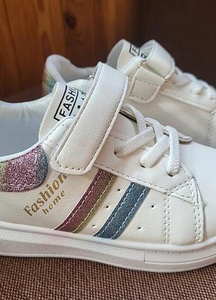 Кроссовки для девочки