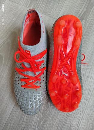 Футбольные бутсы puma future