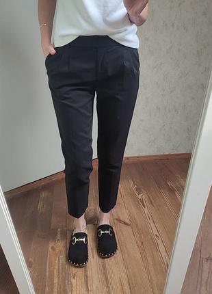 Чорні укорочені брюки штани.