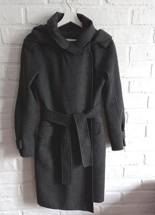 Стильне вовняне пальто max mara