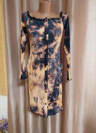 Женское платье в рубчик