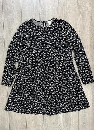 Сукня чорна коротка з квітковим принтом, розмір 36