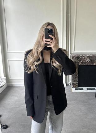 Черный пиджак оверсайз из мужского гардероба