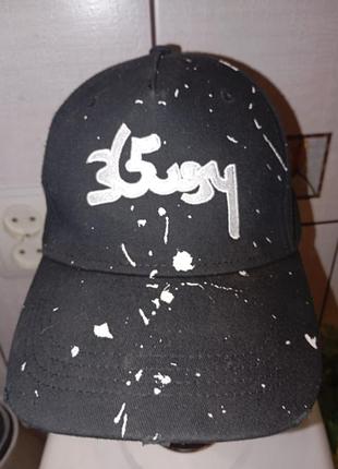 Бейсболка регулюється доросла