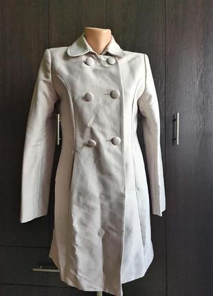 Плащ жіночий.