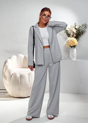 Жіночий одяг, тепленький брючний костюм