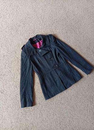 Стильне жіноче пальто