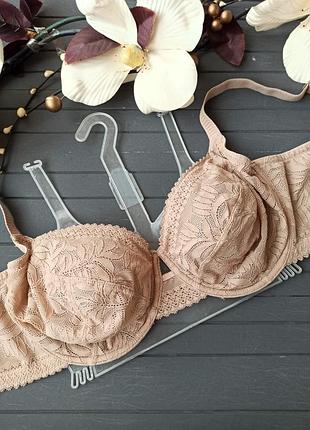 Очень красивый кружевной бюстгальтер с мягкими чашечками 38dd/85е