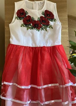Плаття (вишите бісером) на вік 116см . 📲 0966813467