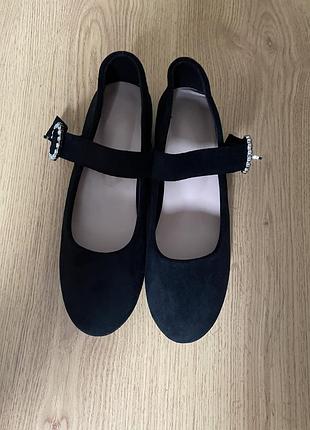Чорні жіночі туфлі зі штучної замші на низькому каблуку, розмір 37