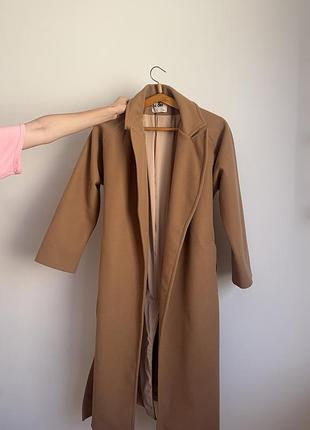 Жіноче тепле бежеве пальто