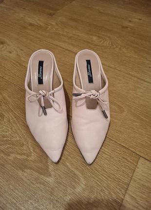 Розовые мюли