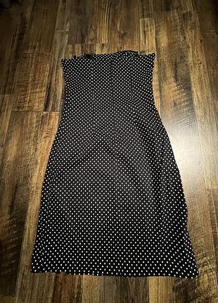 Супер якісно пошитий сарафан в горошок , цупка тканина, сидить дуже гарно