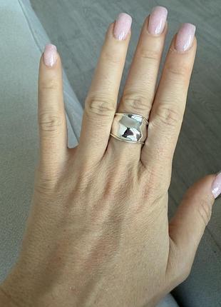 Каблучка широка безрозмірна