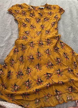 Сукня літня , в гарні квіти , довжина до колін