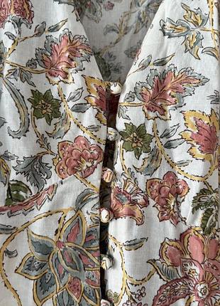 Сукня довжиною міді в квітах, з ґудзиками