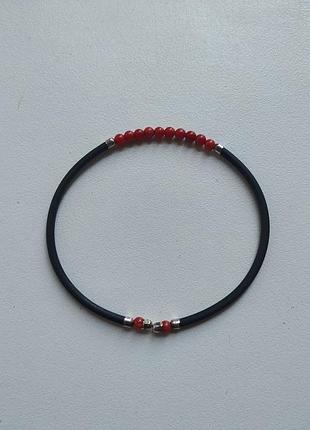 Браслет с натуральным кораллом и серебряными вставками
