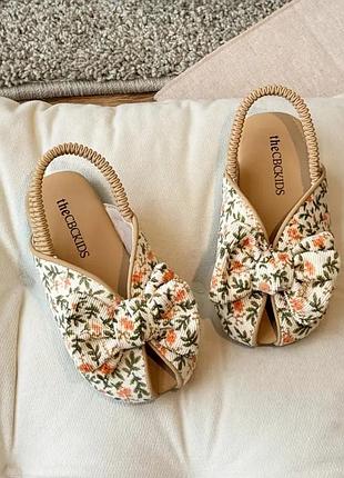 Туфлі на дівчинку