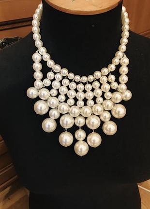 Розкішне намисто-манішка з великих «перлів»