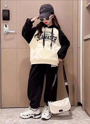 Спортивний костюм для дівчинки