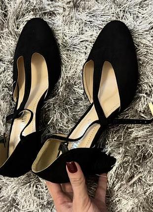 Замшеві туфлі нові