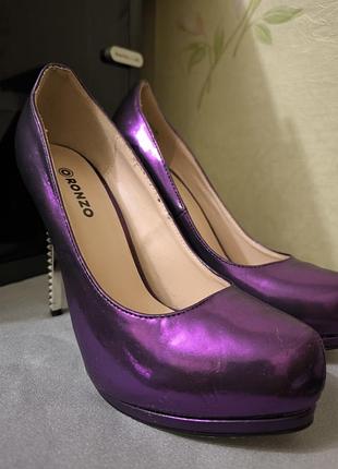 Женские туфли на высоком каблуке ronzo