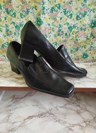 Подарок 🎁 закрытые туфли, стелька 26 см