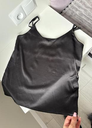 Атласна майка на бретельках