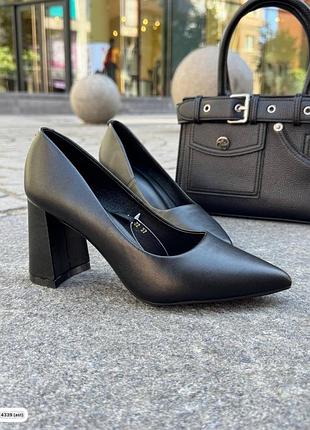 Туфлі чорні шкіра