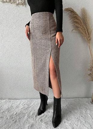Кашемірова спідниця з розрізом