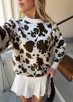 Женский теплый свитер с трендовым cow-принтом 0507 im