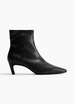 Черевики жіночі чорні hm new