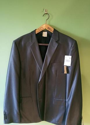 Костюм супер батал р 62-64,новый.