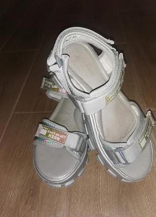 Босоножки для девочки 9