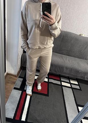 Спортивний костюм